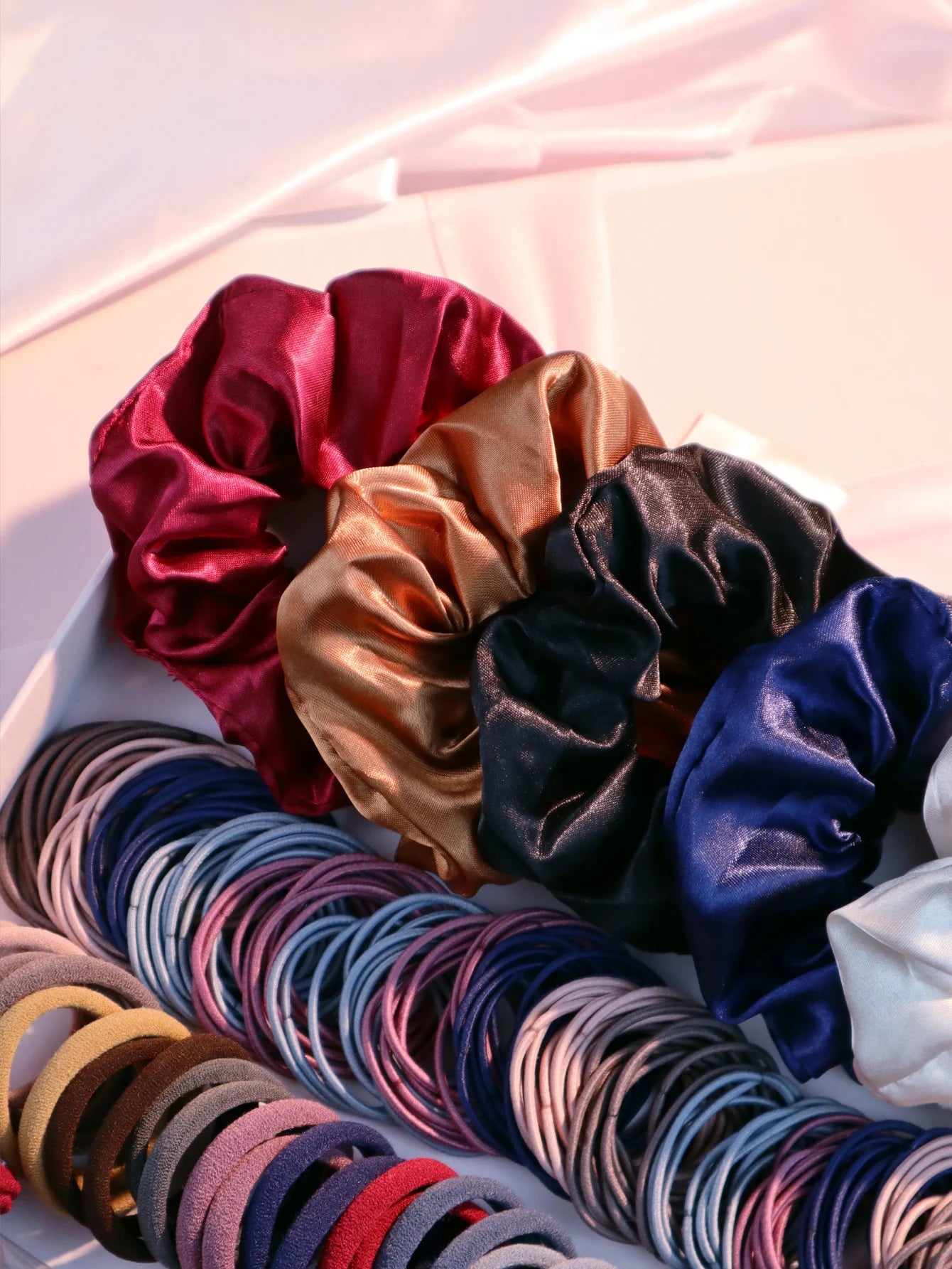 Kit de accesorios para el cabello Mega: 1085 coleteros y gomas para el pelo